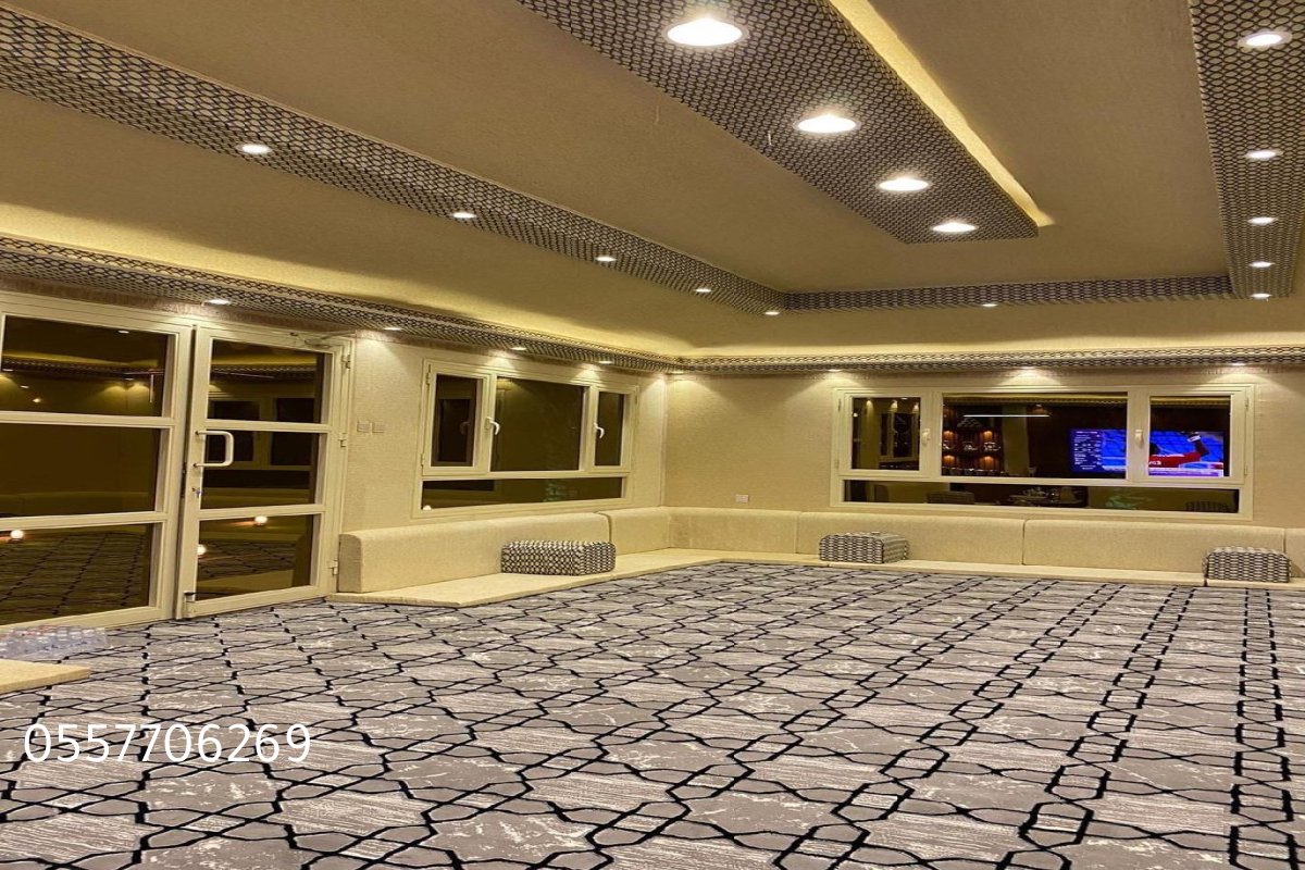 خيام بيوت شعر مجهزة بالكامل لتوفير الراحة والحماية